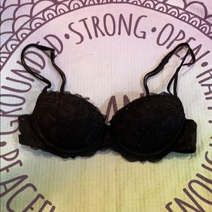 Black lacy bra- by Pink